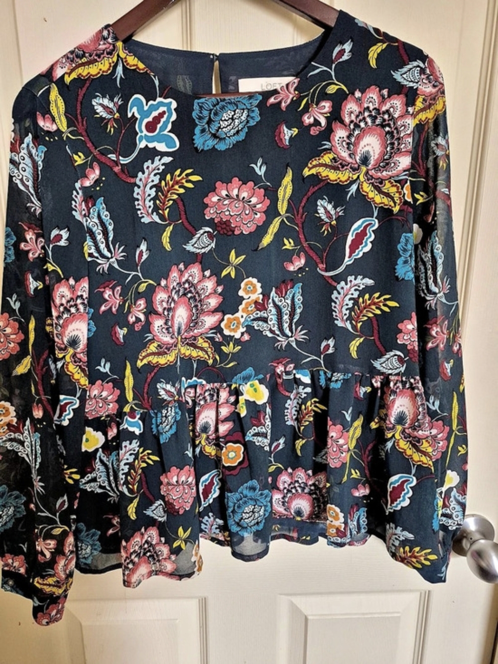 Size MP LOFT Floral Peplum Blouse in Black & Pink